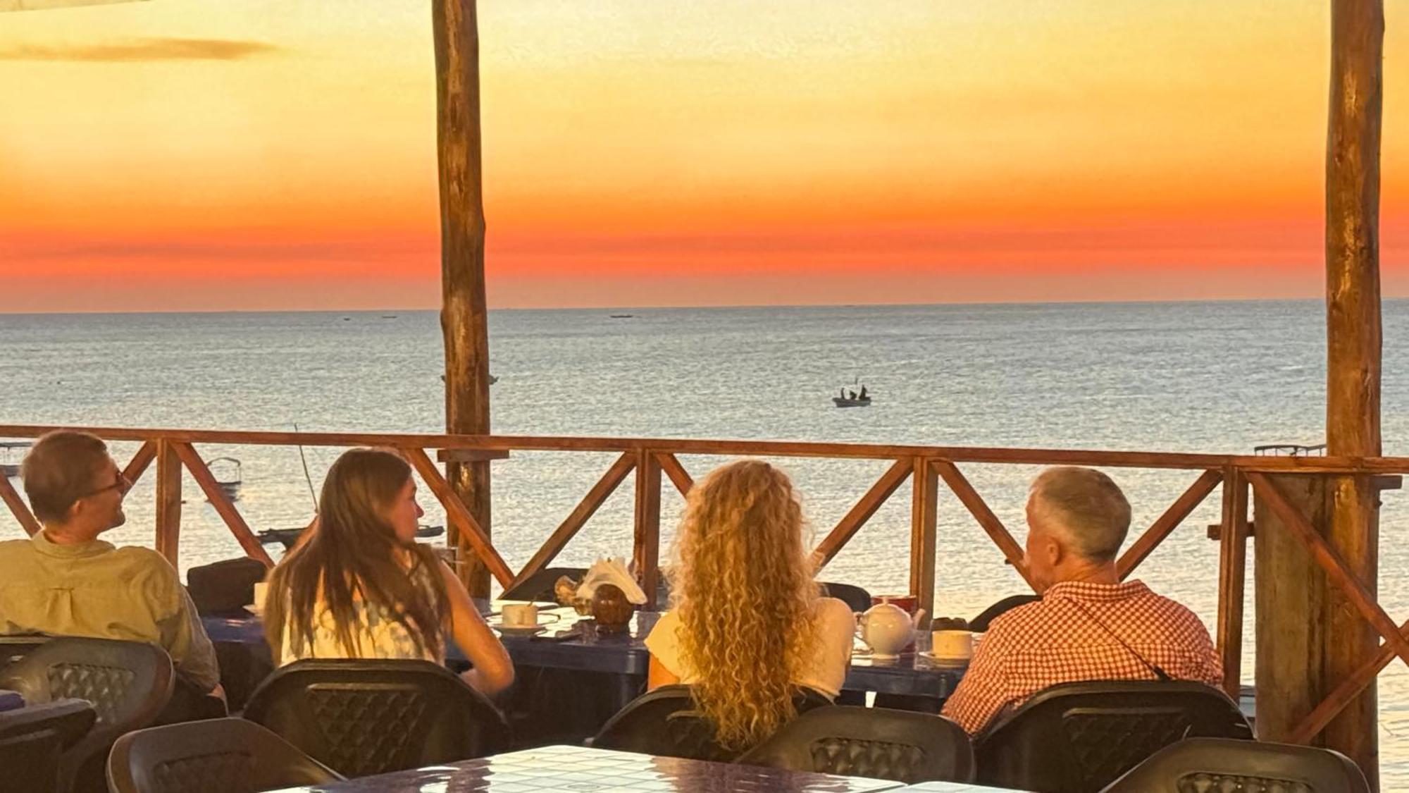 Blue Tides Hotel Nungwi Luaran gambar