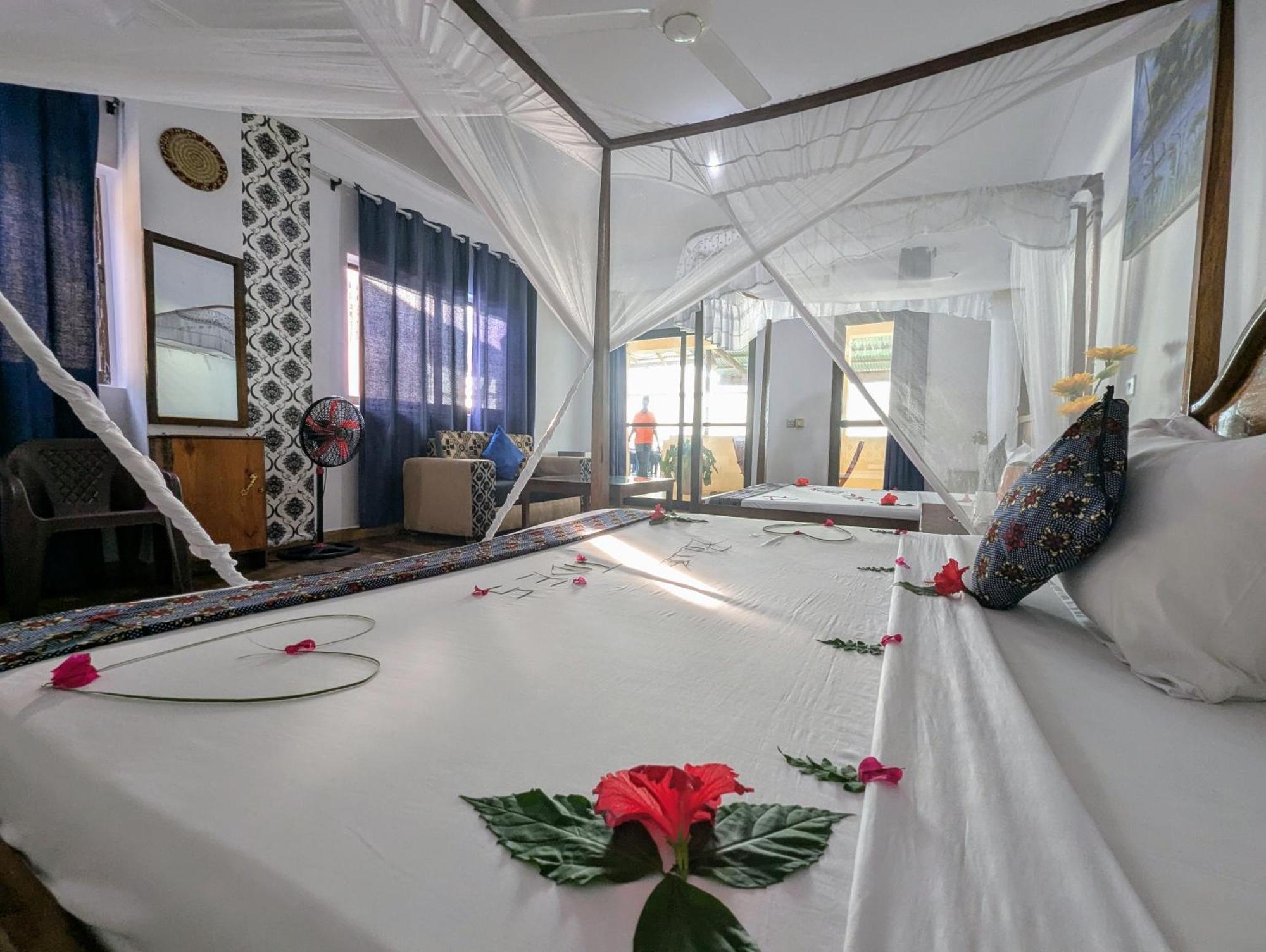 Blue Tides Hotel Nungwi Luaran gambar