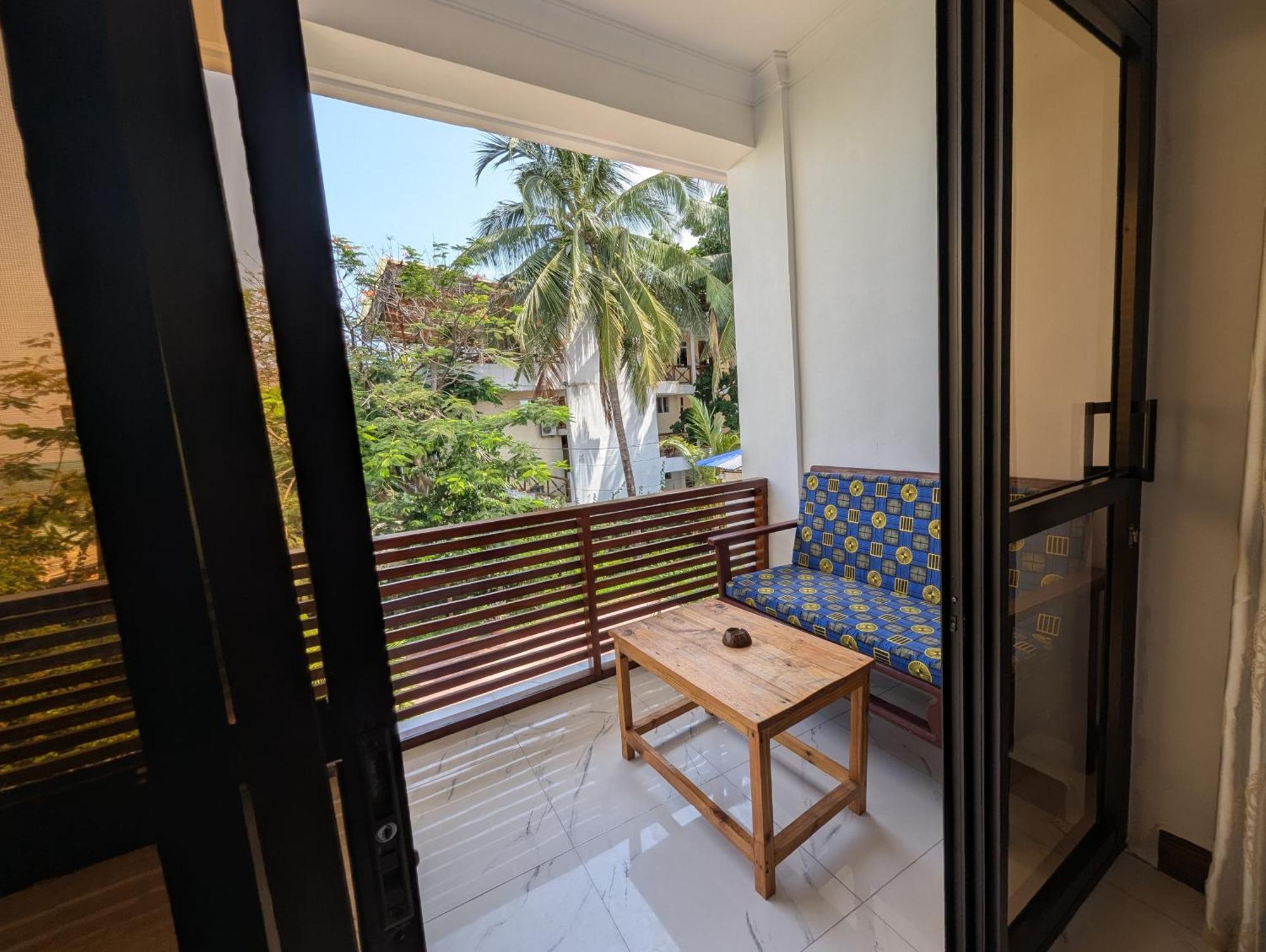 Blue Tides Hotel Nungwi Luaran gambar